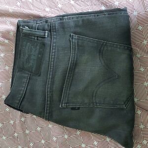 black label Levi’s 513 jeans